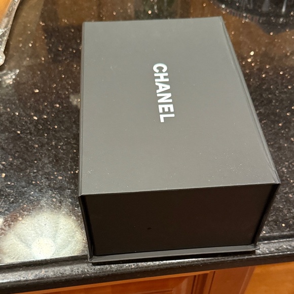 CHANEL Black Bag Storage Box - Picture 17 of 17